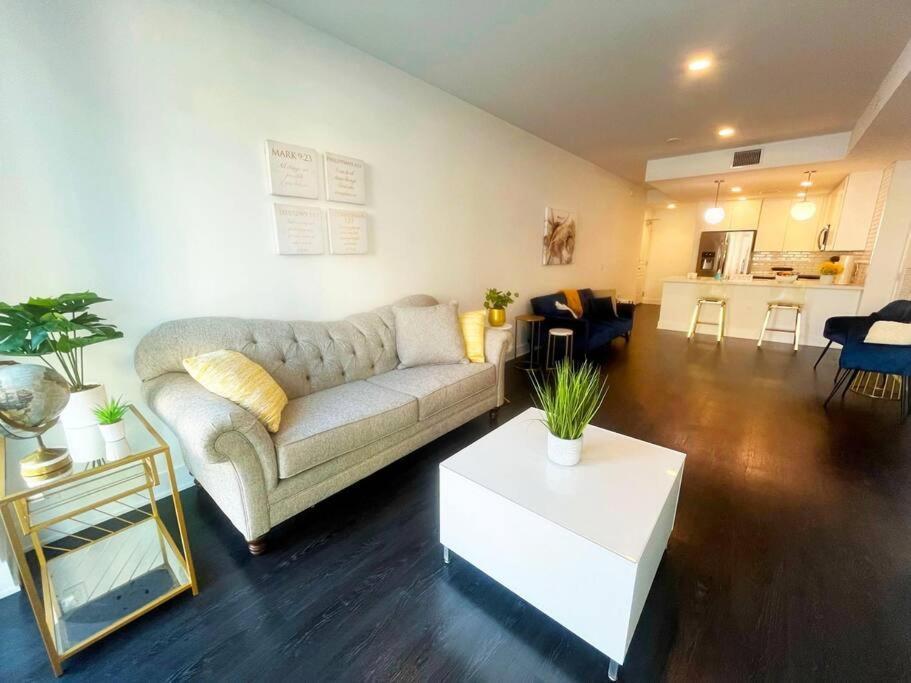 Downtown Paradise Escape With 2 Pools / Hot Tubs Apartment Los Angeles Bagian luar foto